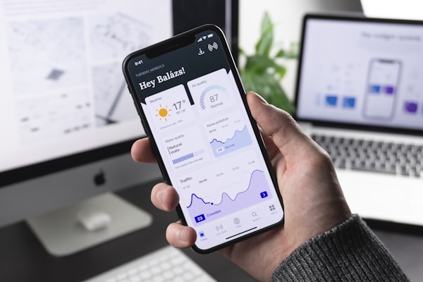 TVT体育手机App在iPhone和Android设备上显示的界面截图