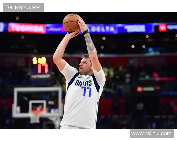 格里芬：东契奇控节奏能力无人能及 莫兰特拿4000万年薪就这表现？