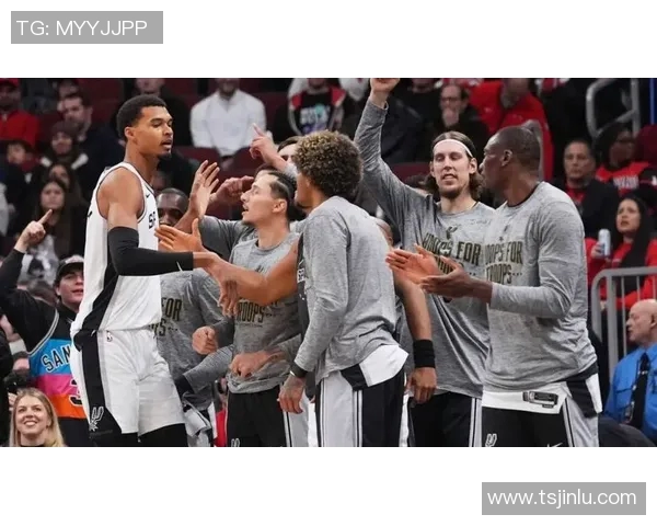 莱格勒：若文班能打70-75场比赛 那马刺肯定是防守前5的球队